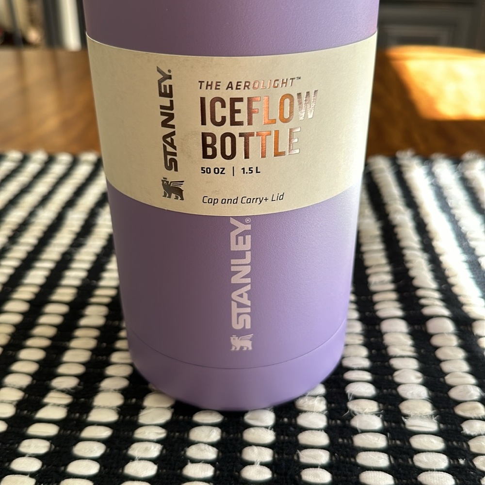 STANLEY ICEFLOW BOTTLE WITH CAP AND CARRY LID 50 OZ - Picture 3 of 10